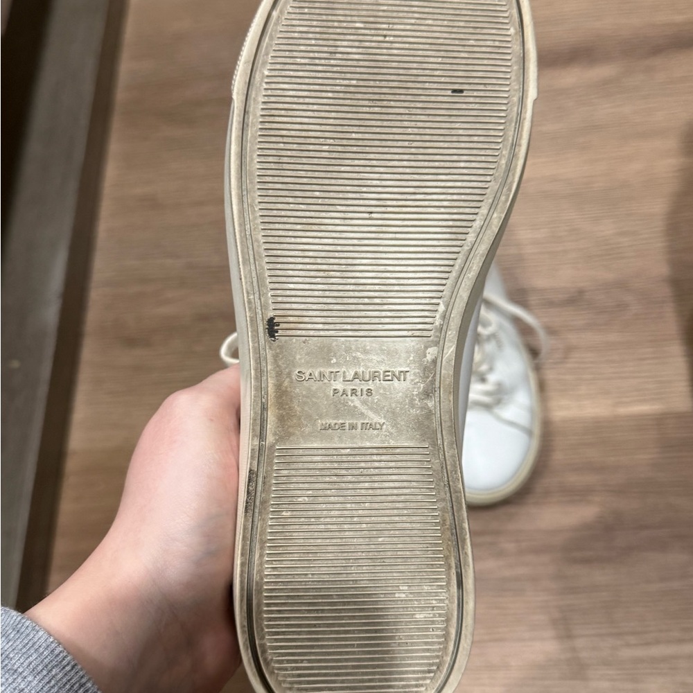 Saint Laurent White/Gold Low Cut Leather Lace-Up Sneakers - Picture 7 of 16